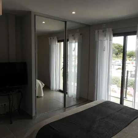 Superbe Vue Jusqu'a 14 Couchages Les Maures Entre Hyeres Et Le Lavandou 4 Etoiles Piscine Chauffee La Londe-les-Maures