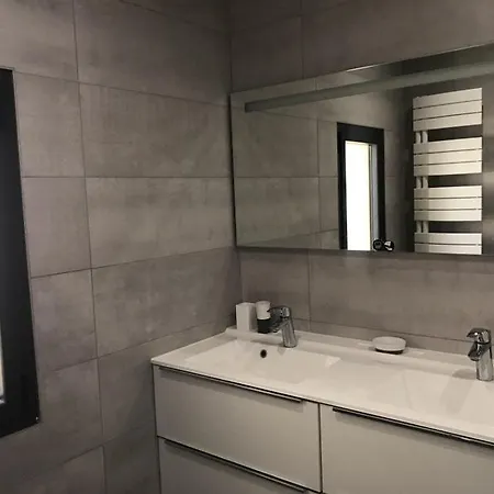 Superbe Vue Jusqu'a 14 Couchages Les Maures Entre Hyeres Et Le Lavandou 4 Etoiles Piscine Chauffee