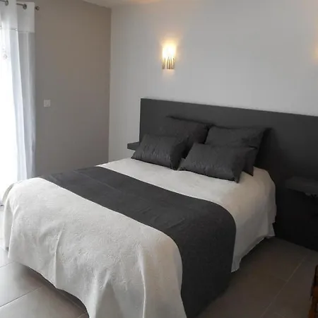 Superbe Vue Jusqu'a 14 Couchages Les Maures Entre Hyeres Et Le Lavandou 4 Etoiles Piscine Chauffee Сasa de vacaciones