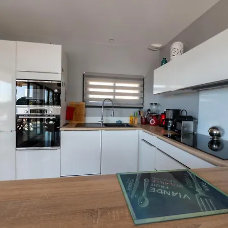 Superbe Vue Jusqu'a 14 Couchages Les Maures Entre Hyeres Et Le Lavandou 4 Etoiles Piscine Chauffee Сasa de vacaciones *