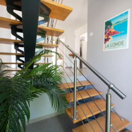 Superbe Vue Jusqu'a 14 Couchages Les Maures Entre Hyeres Et Le Lavandou 4 Etoiles Piscine Chauffee Сasa de vacaciones *