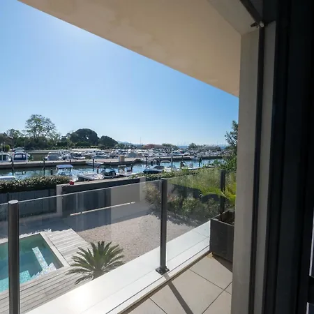 Superbe Vue Jusqu'a 14 Couchages Les Maures Entre Hyeres Et Le Lavandou 4 Etoiles Piscine Chauffee La Londe-les-Maures