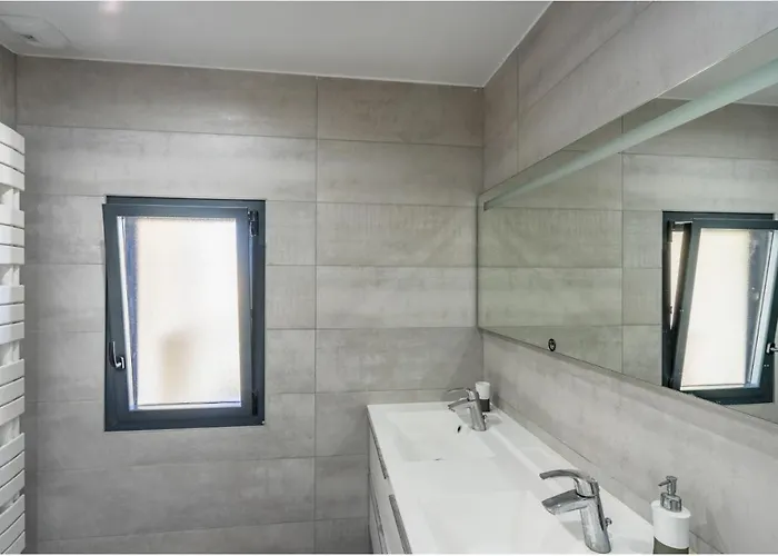 Superbe Vue Jusqu'a 14 Couchages Les Maures Entre Hyeres Et Le Lavandou 4 Etoiles Piscine Chauffee Feriehus *