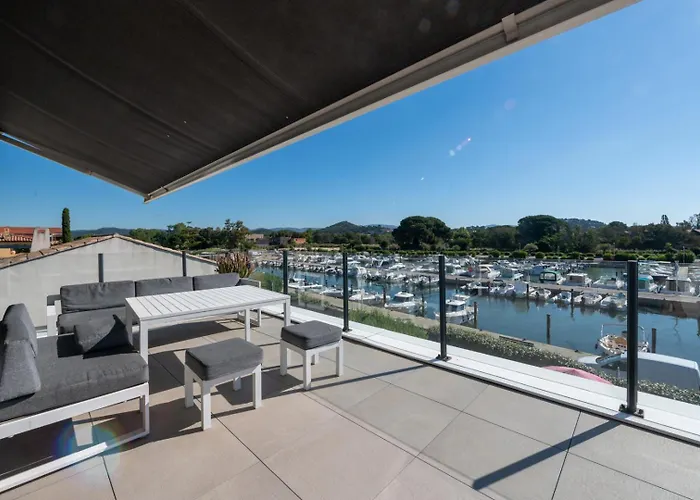 Feriehus Superbe Vue Jusqu'a 14 Couchages Les Maures Entre Hyeres Et Le Lavandou 4 Etoiles Piscine Chauffee