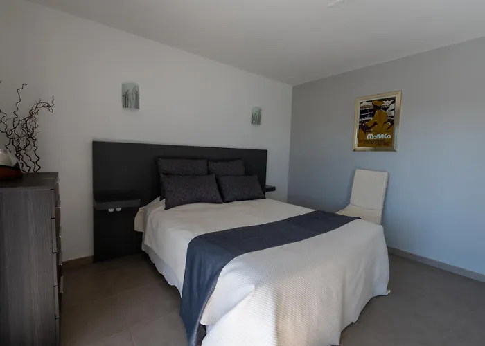 Feriehus Superbe Vue Jusqu'a 14 Couchages Les Maures Entre Hyeres Et Le Lavandou 4 Etoiles Piscine Chauffee *