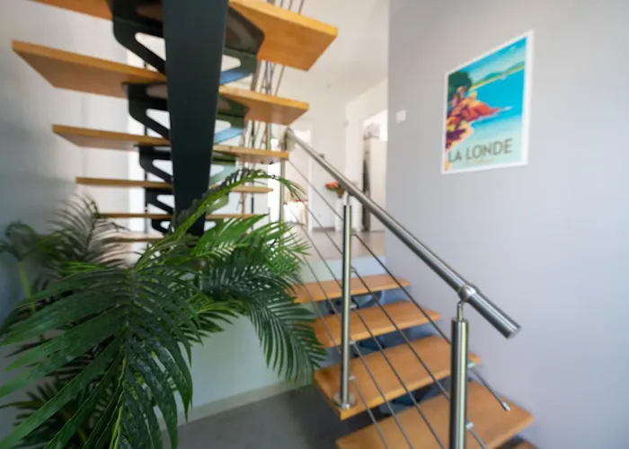 Superbe Vue Jusqu'a 14 Couchages Les Maures Entre Hyeres Et Le Lavandou 4 Etoiles Piscine Chauffee Feriehus *