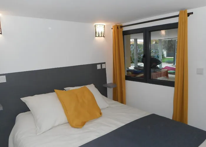 Superbe Vue Jusqu'a 14 Couchages Les Maures Entre Hyeres Et Le Lavandou 4 Etoiles Piscine Chauffee