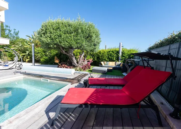 Superbe Vue Jusqu'a 14 Couchages Les Maures Entre Hyeres Et Le Lavandou 4 Etoiles Piscine Chauffee * La Londe-les-Maures