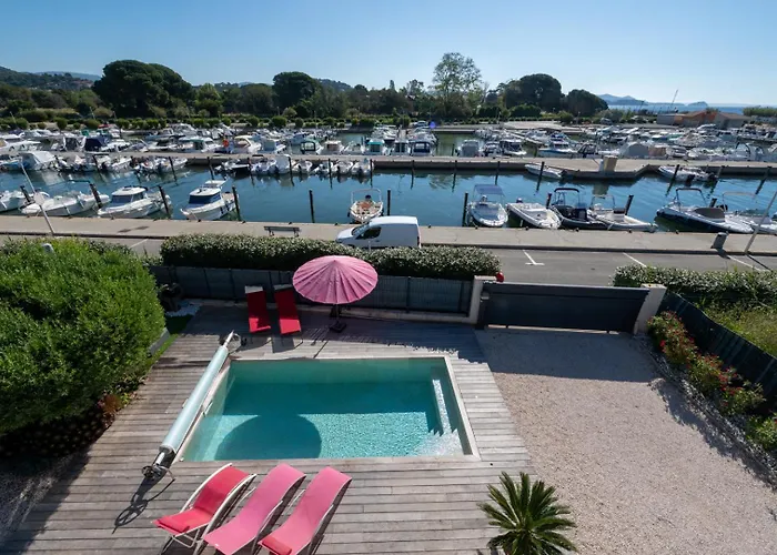 Superbe Vue Jusqu'a 14 Couchages Les Maures Entre Hyeres Et Le Lavandou 4 Etoiles Piscine Chauffee